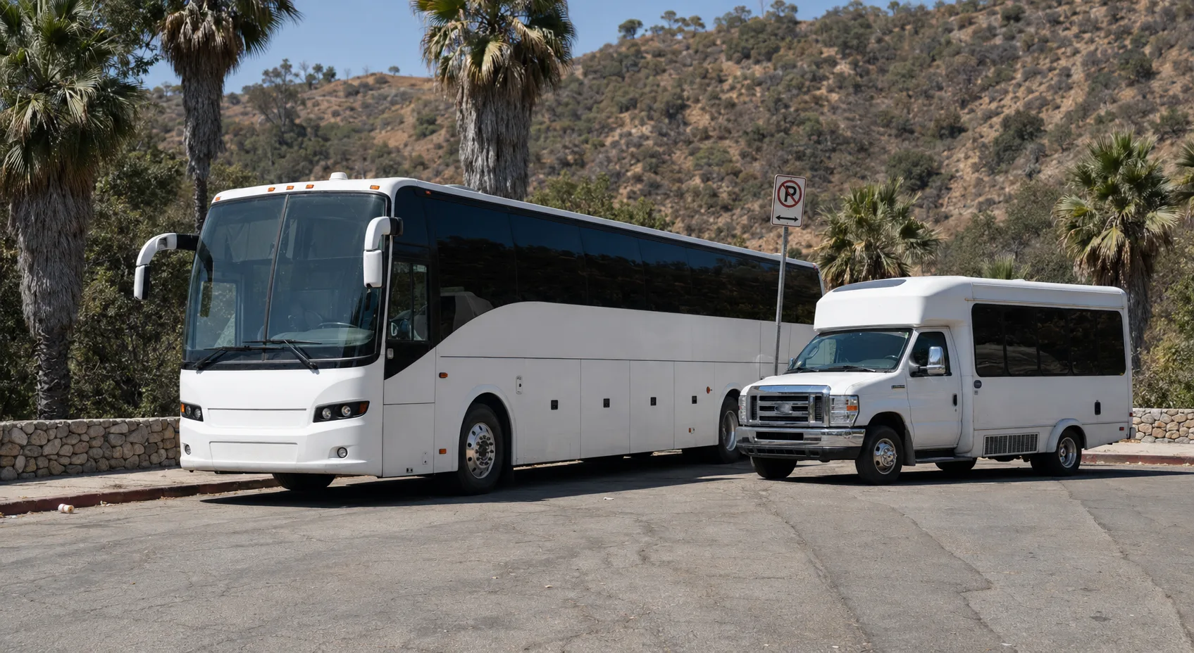 Motorcoach and minibus fleet comparison for Los Angeles charter bus sightseeing tours